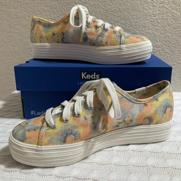 NIB Ked’s Size 6 1/2 M Triple Kick Tye Dye Pastel Sneakers - Picture 1 of 12